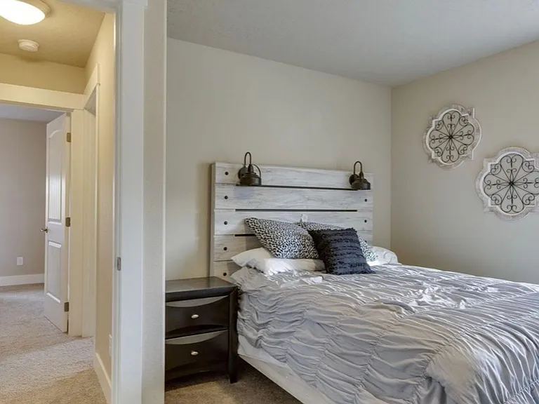 3415 NE Marys Grace Ln — Photo 8