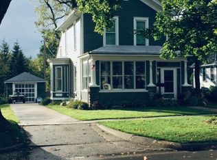 232 Maxwell St, Lake Geneva, WI 53147