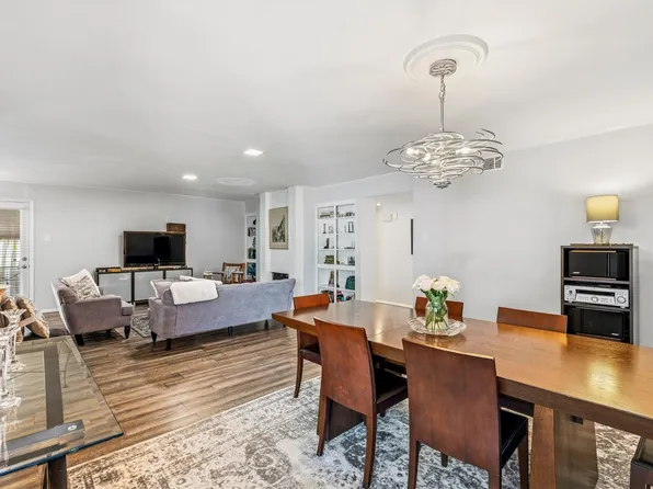 10578 High Hollows Dr APT 268, Dallas, TX 75230
