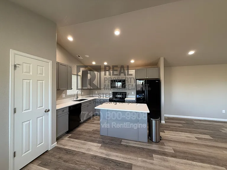 153 S Stardust Cir — Photo 4
