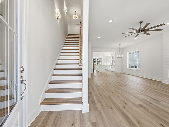 5th image of 1508 James Island Ave.