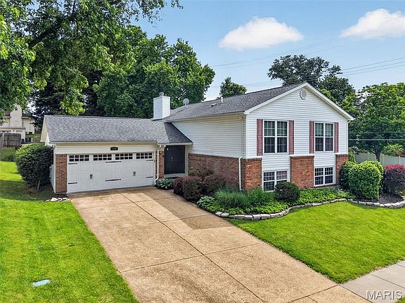 2nd image of 100 Holly Green Dr
