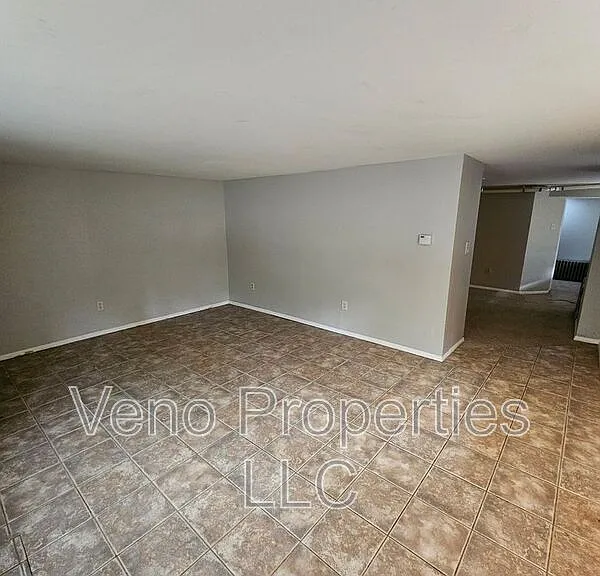 293 Hudson Ave #G — Photo 4