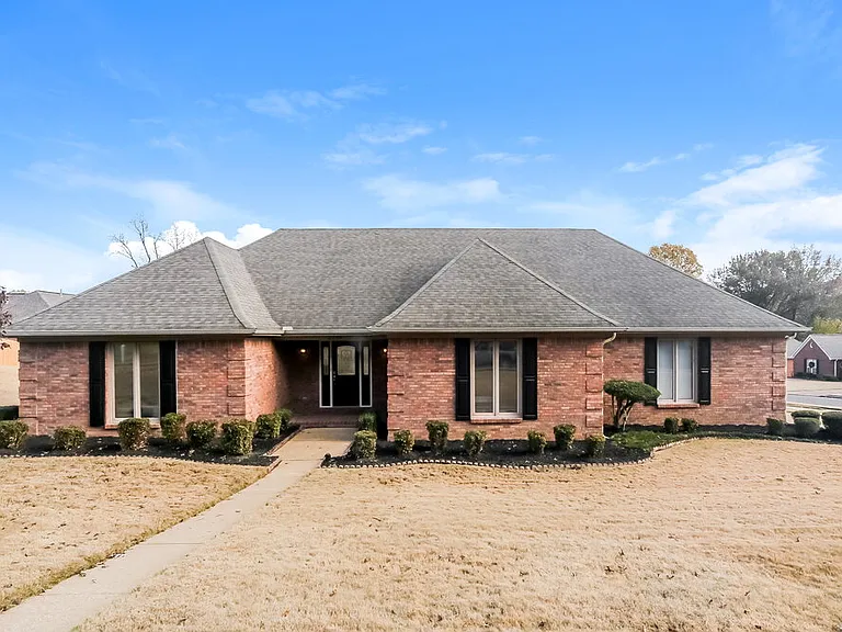 6404 Evergreen Dr — Photo 3