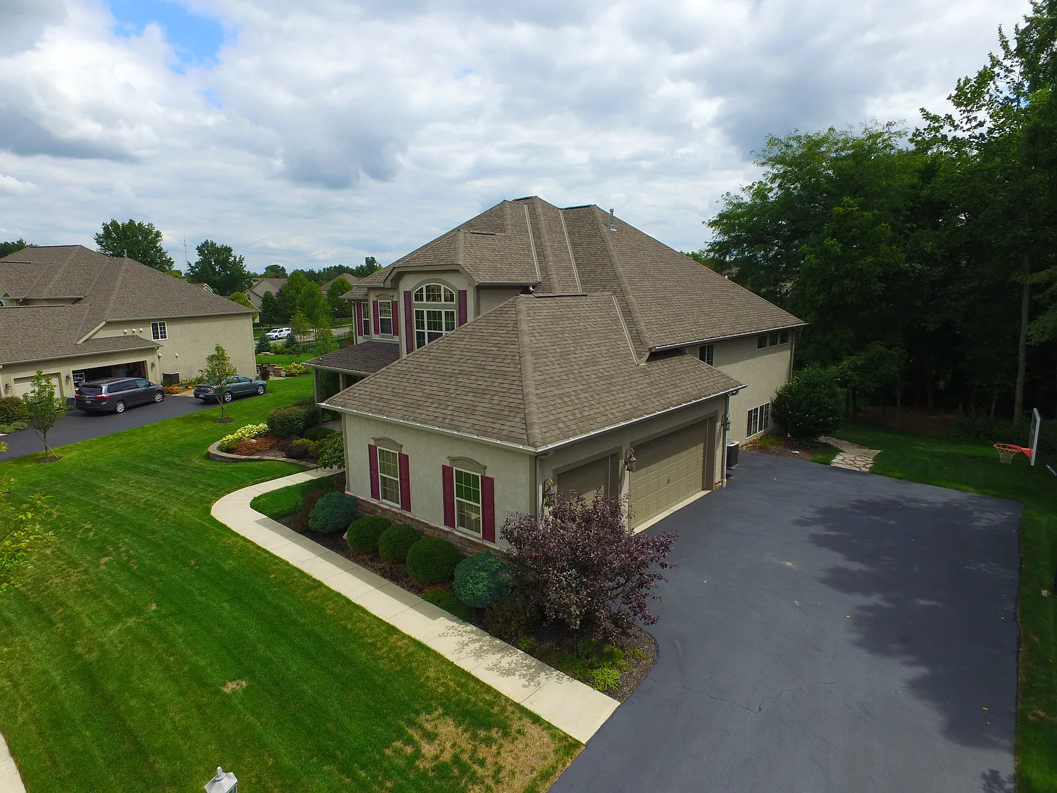 2549 Meadowshire Rd photo 1