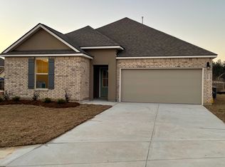 13786 Locke Ln, Walker, LA 70785