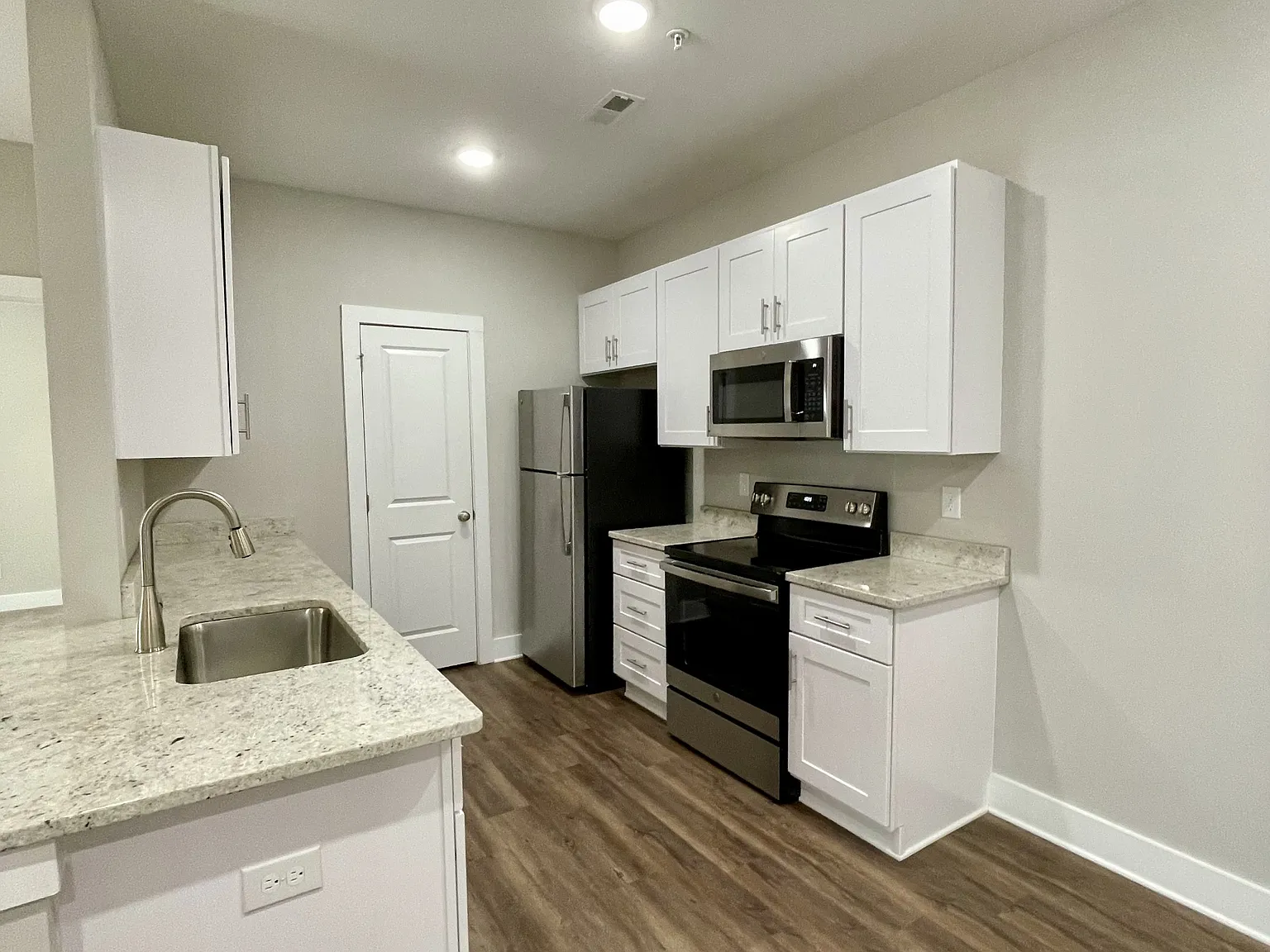 325 English Commons Drive — Photo 2