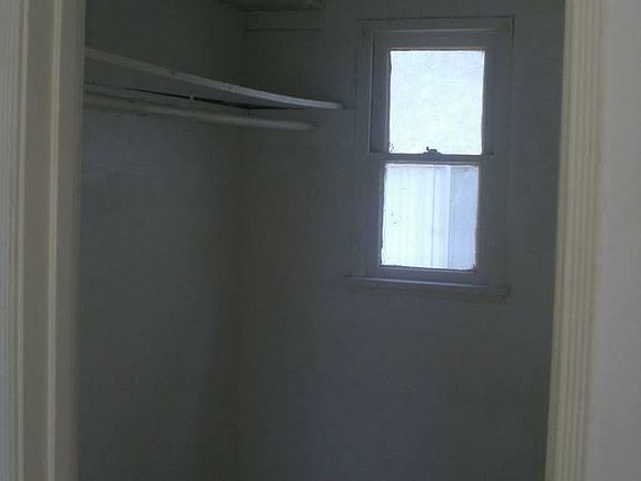 3rd image of 412 S Oakland Ave APT A