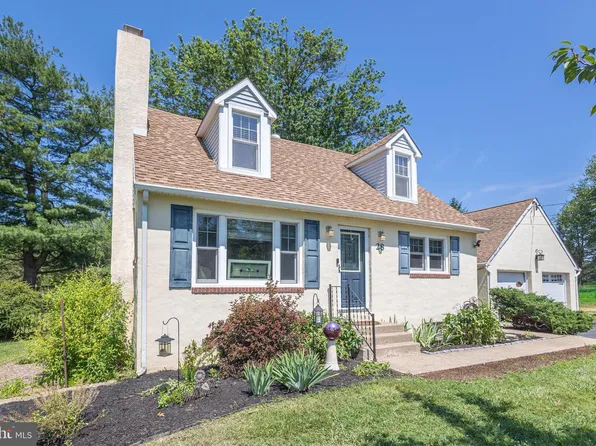 28 Twining Bridge Rd, Newtown, PA 18940
