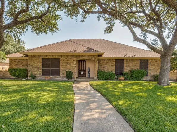 910 Lakeshore Dr, Mesquite, TX 75149