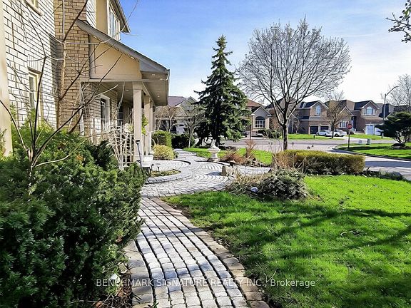 5th image of 75 Boxwood Cres