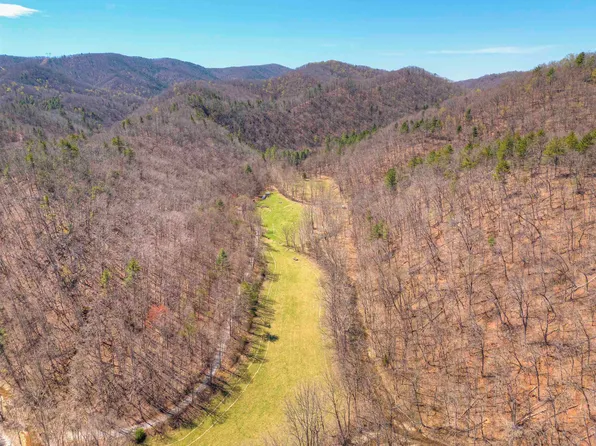 Elliott Creek Rd, Christiansburg, VA 24073