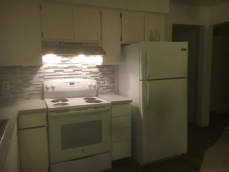 Kitchen ,new floor , back splash, dishwasher