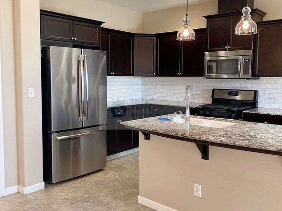 4th image of 3042 Mount Rainier Ln
