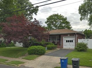 13 Parkview Ave, Elmwood Park, NJ 07407