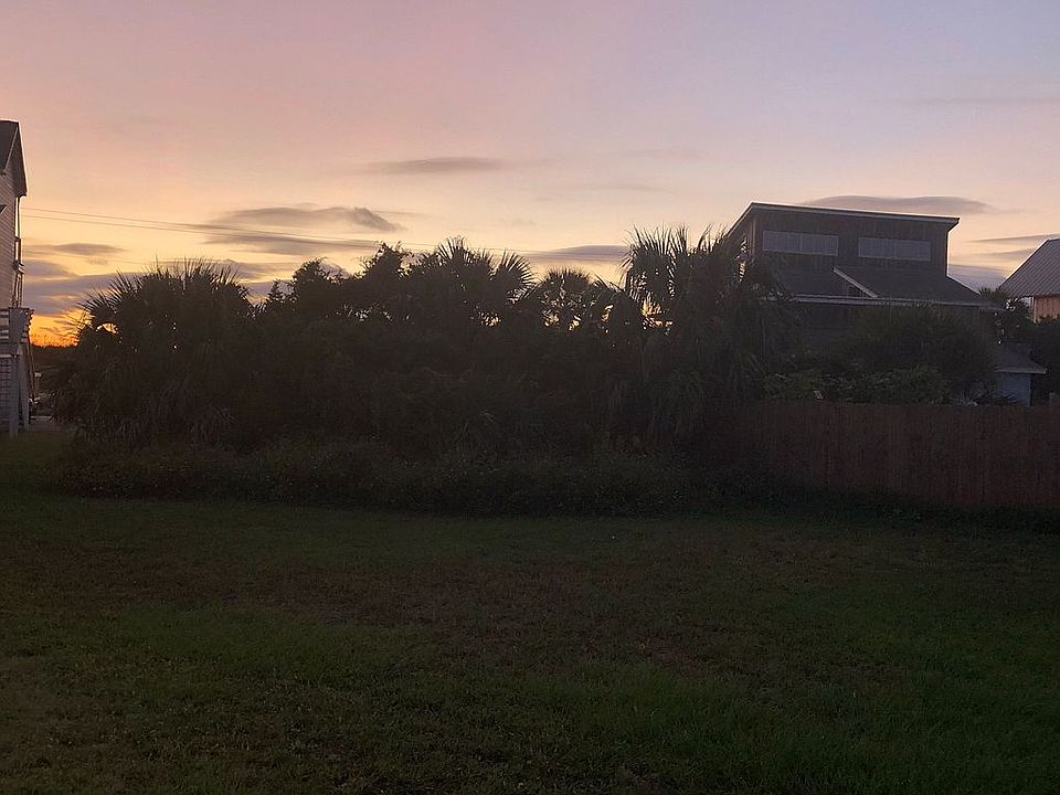 Sunrise over the ocean 