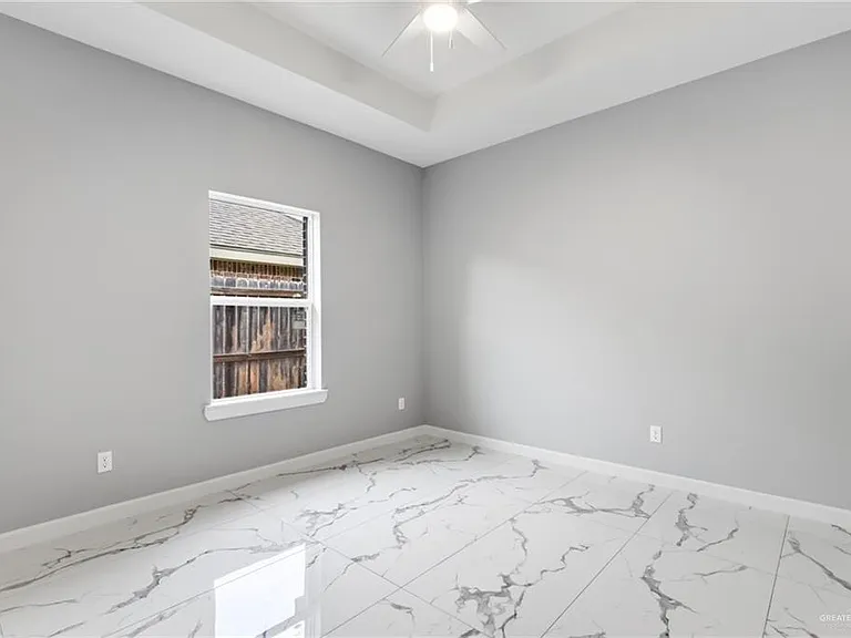 907 S Diplomat Dr — Photo 9