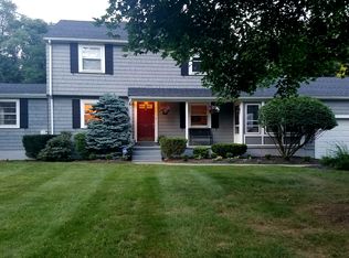 26 Old Tavern Rd, Wayland, MA 01778