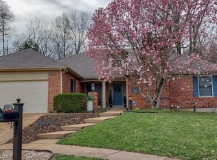 601 Waterford Ridge Ct, Ballwin, MO 63021