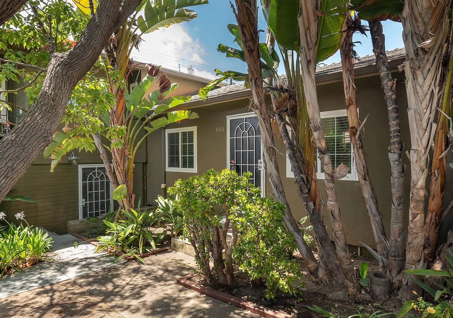 1 Bedroom 1 Bath Duplex Available In North Park! — Photo 4