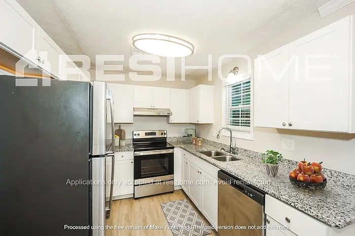 4 bed, 2.0 bath, 1995 sqft, $2,025 — Photo 2