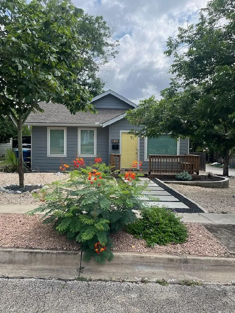 For Lease!! Very Nice Home In Town — Photo 1