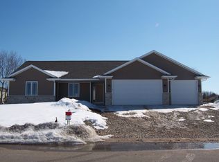 N1634 Schroeder Farm Dr, Greenville, WI 54942