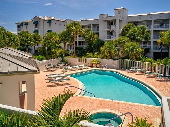 Pool and Spa Steps From Your Door