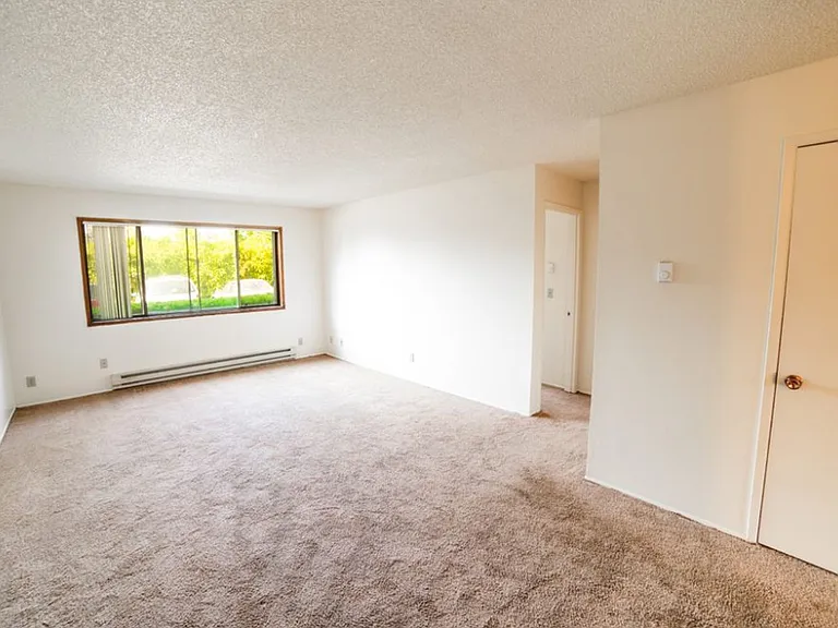 5920 SW Erickson Ave — Photo 5