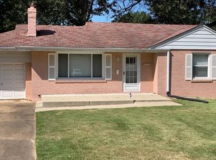 1209 Edgewater Dr, Saint Louis, MO 63137