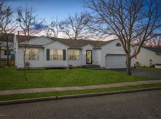 18 Cove St, Barnegat, NJ 08005