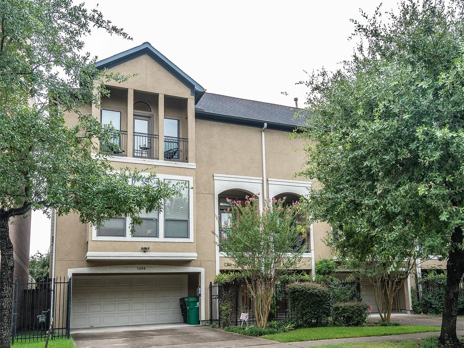 3 bed, 3.5 bath, 2510 sqft, $2,990 — Photo 1