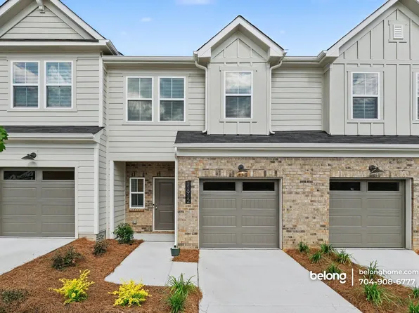 11912 Oak Dr, Charlotte, NC 28269