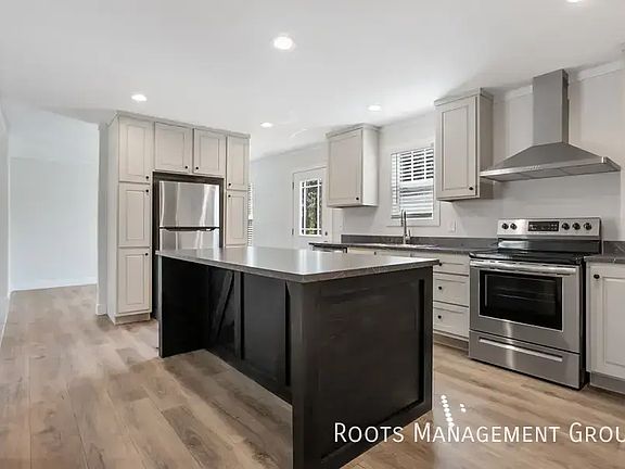 3rd image of 345 Robin Ln #345RO