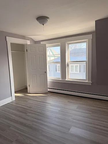 85 Ash St Photo 1