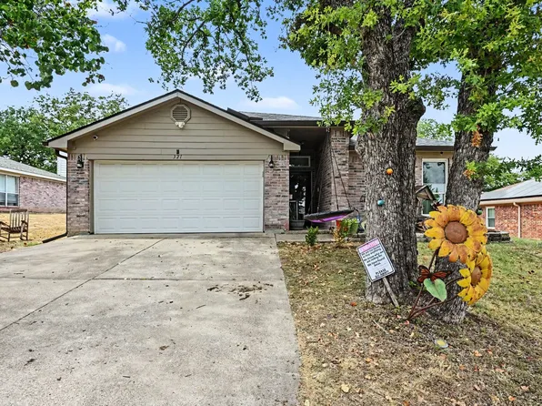 321 Pecos Dr, Weatherford, TX 76086