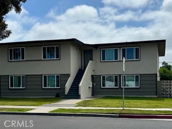 2902 Peppertree Ln, Costa Mesa, CA 92626