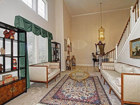 4th image of 300 Soapberry Cir