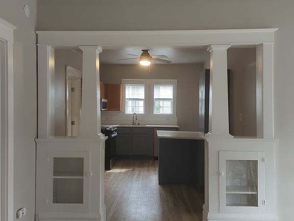 5th image of 401 Brown St APT 1