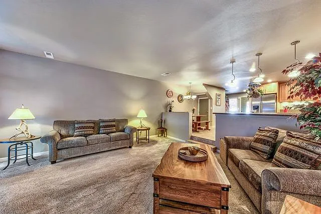 978 Glenrock Ct — Photo 2