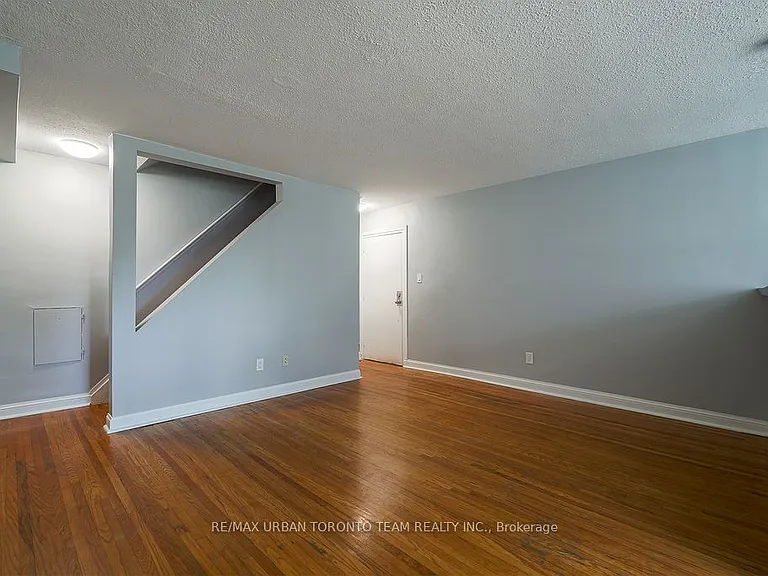 1346 Queen St E #1 — Photo 7
