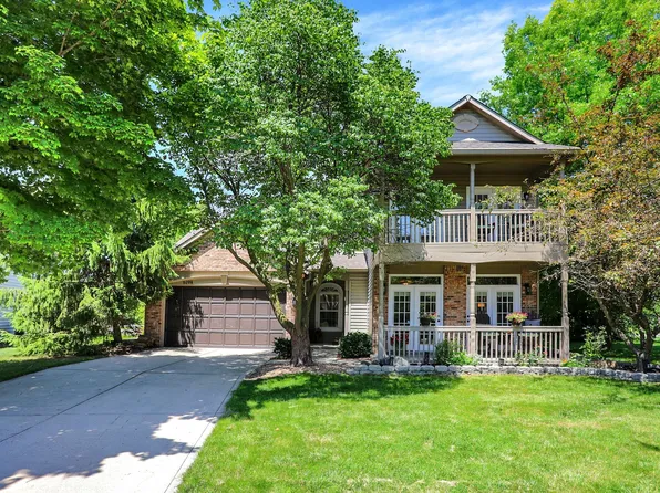 6298 Briargate Dr, Zionsville, IN 46077