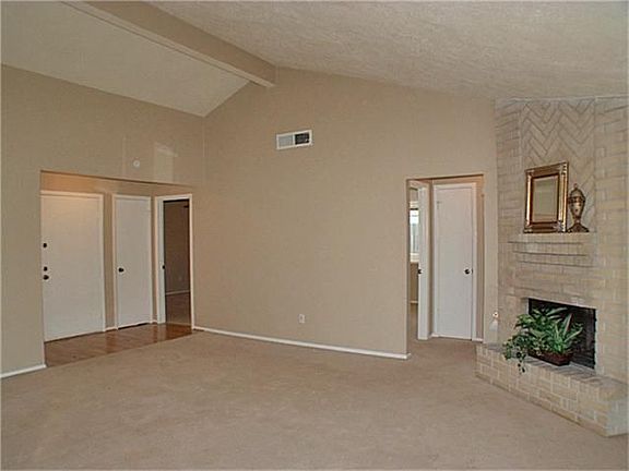 5th image of 1118 W Belgravia Dr