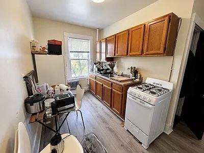 1 bed, 9999 sqft, $2,400 — Photo 4