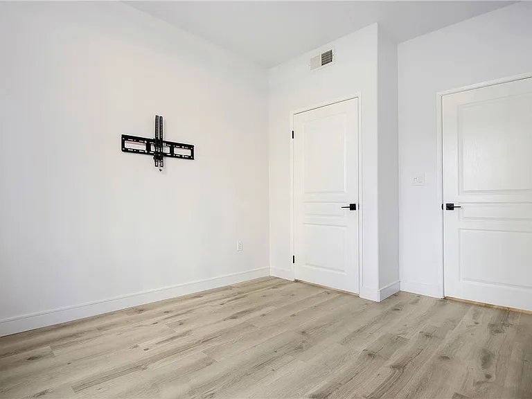 2117 Watermarke Pl — Photo 6