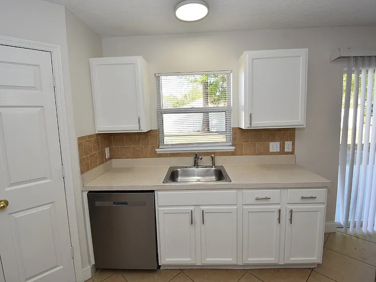 3 Sea Beacon Pl — Photo 10