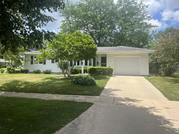 1325 James COURT, Jefferson, WI 53549