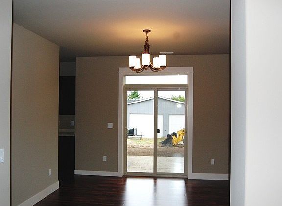 5th image of 5909 N 50th St