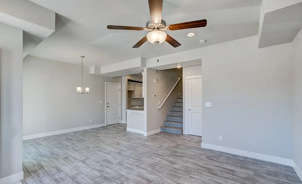 Building Photo - 4156 Crittenton Ln #3