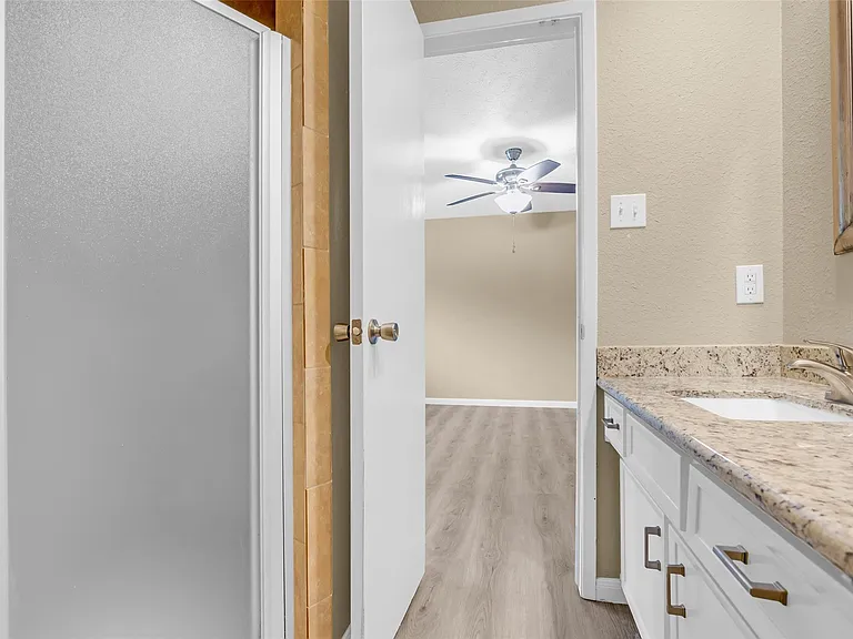 3706 Glenwood Springs Dr — Photo 16